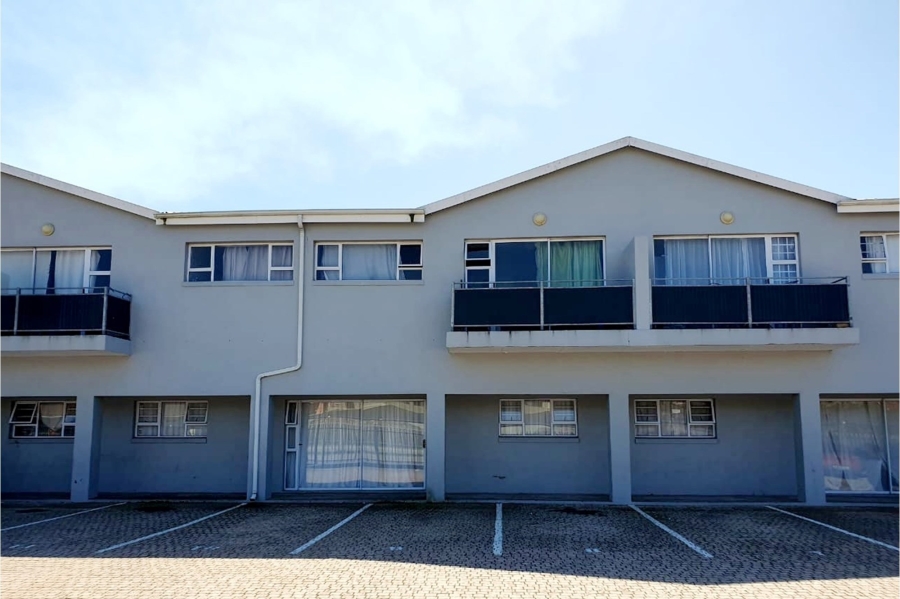 1 Bedroom Property for Sale in Heiderand Western Cape